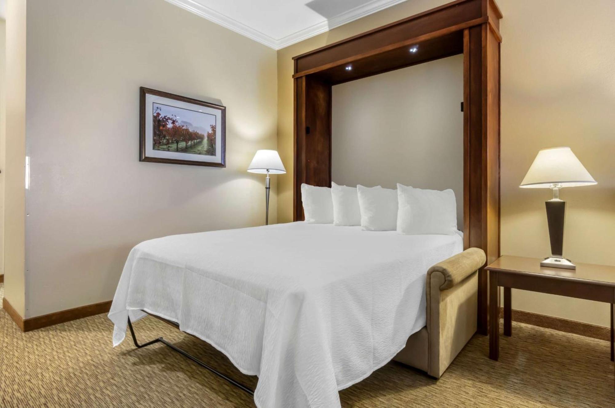 Best Western Plus Grapevine Inn Sunnyside Exterior foto