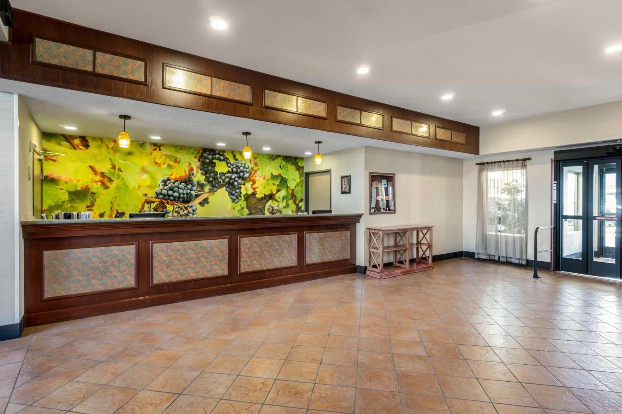 Best Western Plus Grapevine Inn Sunnyside Exterior foto